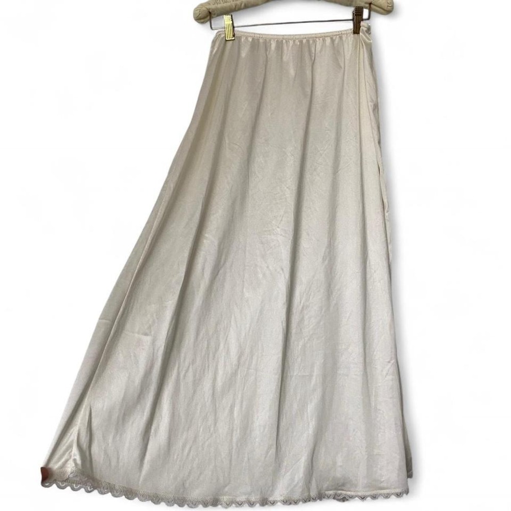 Warner's vintage cream colored slip skirt